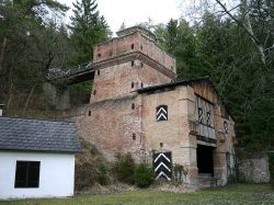 Un vecchio edificio industriale a Bad Erlach in Bassa Austria  - © Steindy, CC BY-SA 3.0, Wikipedia