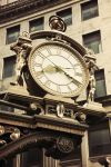 Un vecchio orologio di strada nel centro storico di Pittsburgh, Pennsylvania (USA).
