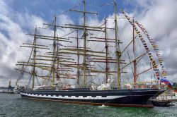 Veliero al Festival di Brest, Francia - Una bella immagine di una nave a vela protagonista dell'ormai tradizionale festival marittimo di Brest © kaband / Shutterstock.com 