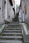 Un vicolo con scalinata nel vecchio centro di Cahors, Francia. In epoca medievale questa località è stata un importante centro commerciale e finanziario. 



