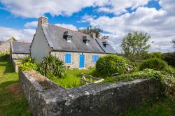 Un villaggio con case antiche nei pressi di Castello Suscinio a Sarzeau in Francia