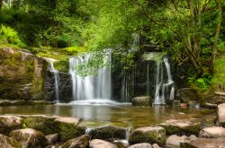 Una bella cascata nel Brecon Beacons National Park: siamo vicino a Abergavenny, nel Galles