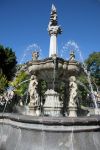Una bella fontana barocca con sculture nel centro di Puebla, Messico.
