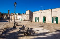 Una bella piazza nel centro storico di Specchia, borgo del Salento