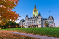 Una bella veduta autunnale del Connecticut State Capitol di Hartford, Connecticut, USA.
