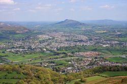 Una bella veduta panoramica su Brecon Beacons, Galles, UK. Dal 1959 la catena del Brecon Beacons è protetta da un parco nazionale che si estende per circa 1344 km quadrati.
