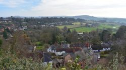 Una bella veduta sulla cittadina di Shaftesbury dalla Collina d'Oro, Dorset, Inghilterra.

