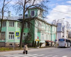 Una casa del centro di Pushkin fondata all'inizio del 18° secolo a sud di San Pietroburgo - © Orini / Shutterstock.com 
