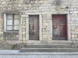 Una casa in pietra nel centro storico di Calangianus Di © Benoît Prieur / Wikimedia Commons, CC BY-SA 4.0, Collegamento