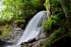 Una cascata agli Orridi di Uriezzo vicino a Premia