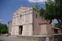 Una chiesa ad Afa, piccolo borgo alla periferia di Ajaccio in Corsica
