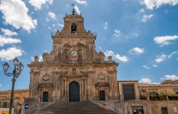 Una chiesa barocca a Palazzolo Acreide, Sicilia - © milosk50 / Shutterstock.com