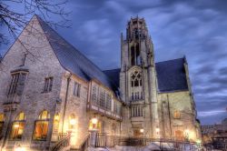 Una chiesa della cittadina di Madison, in Wisconsin, fotografata al crepuscolo (USA).

