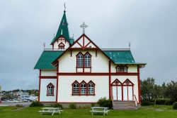 La Húsavíkurkirkja è una chiesa di legno a Husavik. Siamo nel municipio di Nordurting, sulla costa settentrionale dell'Islanda.