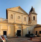 Una chiesa di Tortora (Calabria) fotografata al tramonto - © Velvet - CC BY-SA 3.0 - Wikipedia