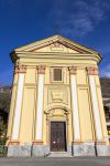Una chiesa in centro a Condove in Piemonte, siamo in Val di Susa