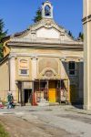 Una chiesa nel complesso dell'ospedale psichiatrico di Limbiate in Lombardia - © Emm.Bal / Shutterstock.com