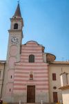 Una chiesa storica nel centro storico di Cortemaggiore in Emilia-Romagna