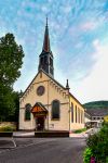 Una chiesetta del villaggio di Guebwiller (Francia) sulla strada del vino in Alsazia - © Vytautas Kielaitis / Shutterstock.com