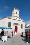 Una chiesetta in mattoni bianchi nel borgo di Saint-Martin-de-Re, Francia - © sylv1rob1 / Shutterstock.com