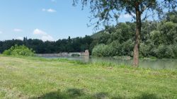 Una chiusa sul fiume Reno a Casalecchio di Bologna (Emilia-Romagna)