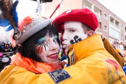 Una coppia con i volti pitturati durante il Carnevale di Dunkerque, il più importante del nord della Francia - foto © HUANG Zheng / Shutterstock.com
