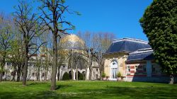 Una delle aree verdi delle famose terme di Vichy, Francia.
