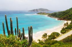 Una delle magnifiche spiagge di Peter Island beach, Isole Vergini Britanniche