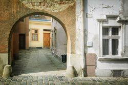 Una delle porte d'ingresso della vecchia città di Szekesfehervar, Ungheria.
