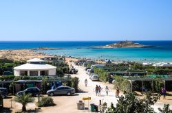 Una delle spiagge di Portopalo, nei pressi dell'Isola delle Correnti, sud-est della Sicilia - © Roberto La Rosa / Shutterstock.com