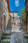 Una delle stradine di Santo Stefano di Sessanio, L'Aquila, Abruzzo.
