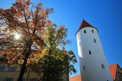 Una delle torri attrazione nella città di Kaufbeuren, Algovia Orientale, Germania.
