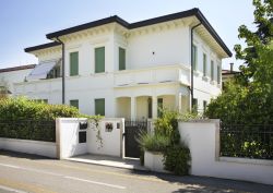 Una delle ville venete della città di Mogliano Veneto, provincia di Treviso - © Shevchenko Andrey / Shutterstock.com