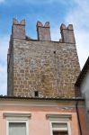 Una fortificazione del borgo di Calcata nel Lazio.