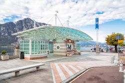 Una gelateria a Campione d'Italia, cittadina italiana sul lago di lugano in Svizzera. - © elesi / Shutterstock.com