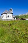 Una graziosa chiesetta nelle Dolomiti, Moena, Trentino Alto Adige.
