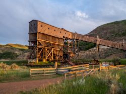 Una minera storica nelle badlands vicino a Drumheller in Canada - © Jeff Whyte / Shutterstock.com