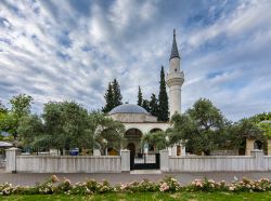 Una moschea nel villaggio di Dalyan, Turchia - © Nejdet Duzen / Shutterstock.com