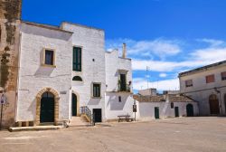 Una piazza nello storico borgo di Palmariggi vicino ad Otranto nel Salento. Siamo in Puglia, provincia di Lecce.