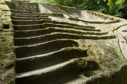 Una piramide etrusca nel bosco di Bomarzo