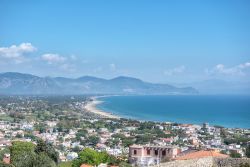 Una pittoresca veduta della costa di San Felice ...