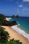 Una pittoresca veduta dell'isola vulcanica di Fernando de Noronha, Brasile.
