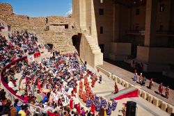 Una rappresentazione storica al teatro romano di Sagunto, Spagna - © Salva G C / Shutterstock.com