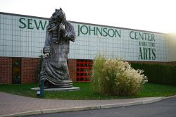 Una scultura al Ground for Sculpture di Trenton, New Jersey (USA) -  E' un interessante museo a cielo aperto con installazioni artistiche e creazioni di ogni genere - © EQRoy / ...
