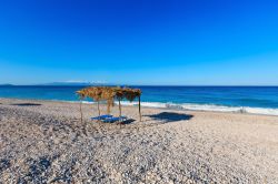 Una spiaggia deserta a Borsh sulla costa dell'Albania