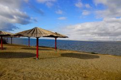 Una spiaggia deserta nella città di Nin, Croazia.
