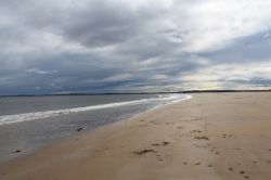 Una spiaggia di Dornoch, Scozia. Un empo questa cittadina era capitale del Sutherland, contea tradizionale della Scozia situata nella zona delle Highlands settentrionali.





