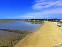 Una spiaggia di Fouras, Charente-Maritime, Francia. Le 5 spiagge della città sono fra le più amate dai turisti della costa atlantica.
