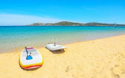 Una spiaggia dorata nei pressi di Porto Pollo in Sardegna