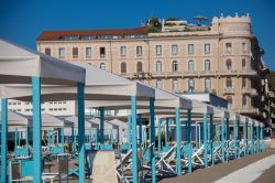 Una spiaggia elegante a Viareggio in Versilia, nord della Toscana